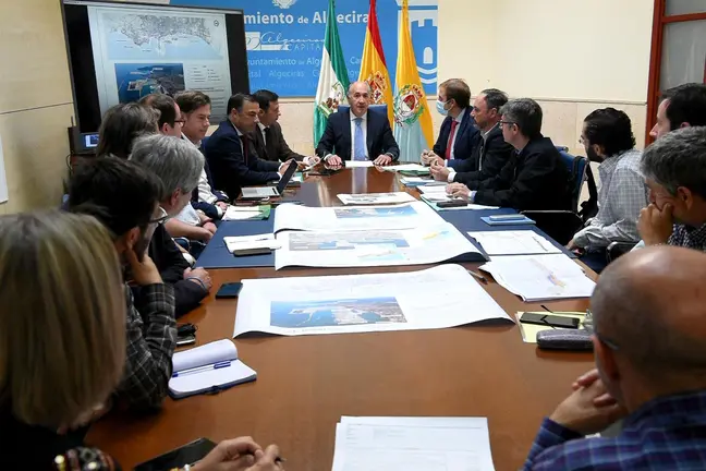 Reuni&oacute;n para los proyectos de eliminaci&oacute;n de vertidos