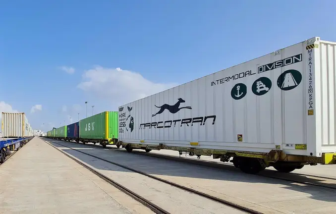 Ferrocarril procedente del puerto de Algeciras