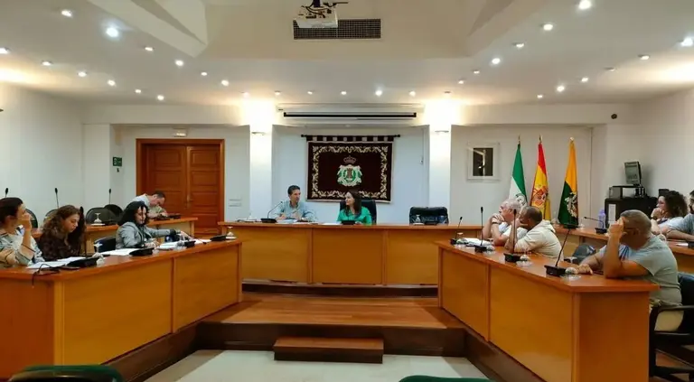 Reuni&oacute;n con los sindicatos en el Sal&oacute;n de Plenos de Los Barrios