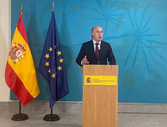 El alcalde de Algeciras, Jos&eacute; Ignacio Landaluce, en su comparecencia tras la reuni&oacute;n en Madrid con el ministro de Exteriores, Jos&eacute; Manuel Albares - AYUNTAMIENTO DE ALGECIRAS