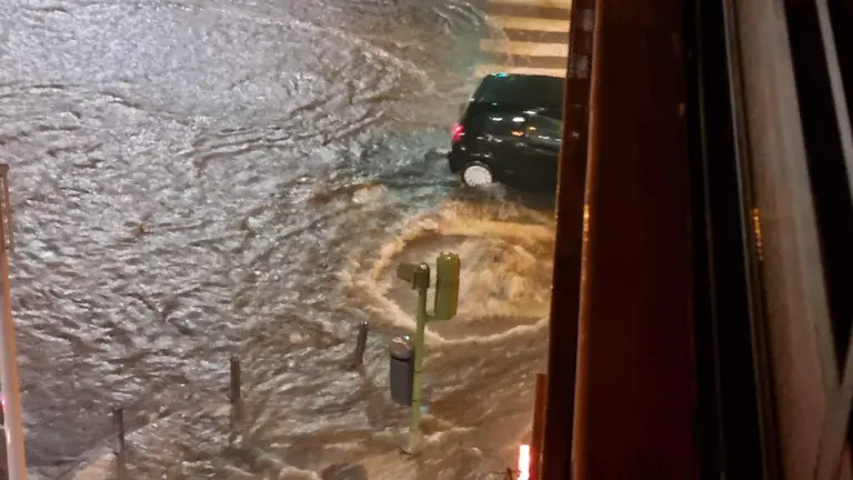 Avenida Virgen del Carmen anegada
