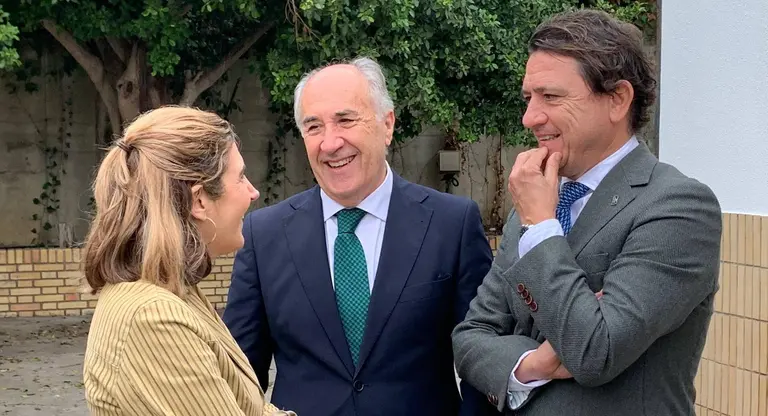 Landaluce, junto a la consejera de Empleo