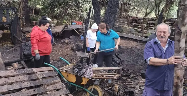 Reconstrucci&oacute;n del Bel&eacute;n por los vecinos