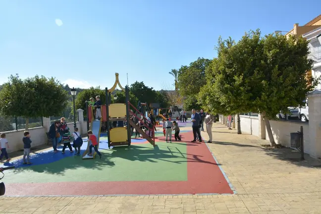 Ruiz Boix, en el parque infantil de Guadiaro
