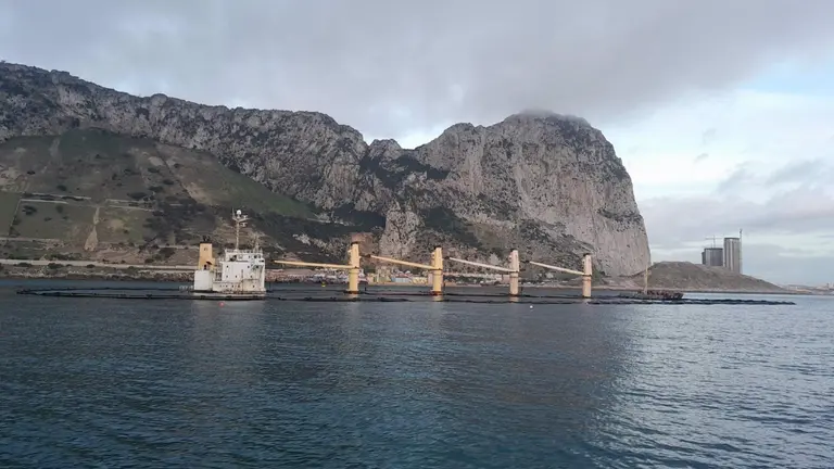 El buque OS35 se hundi&oacute; frente a las costas de La L&iacute;nea de la Concepci&oacute;n el pasado mes de agosto de 2022. - VERDEMAR ECOLOGISTAS EN ACCION