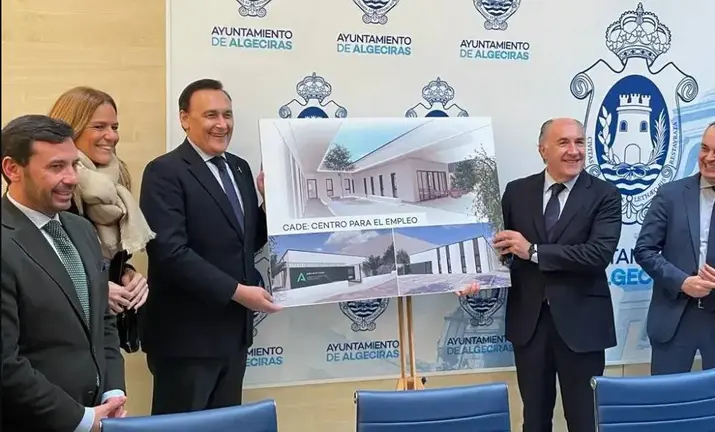 El consejero presenta el proyecto en Algeciras