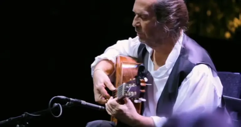 Paco de Luc&iacute;a