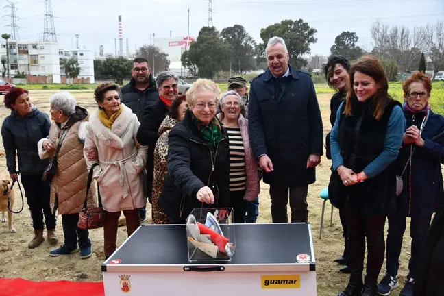Primera piedra de la futura residencia de mayores de Puente Mayorga