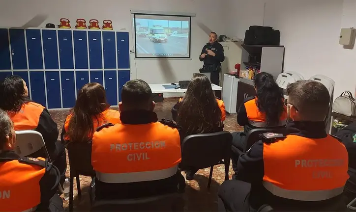Voluntarios de Protecci&oacute;n Civil en Los Barrios reciben formaci&oacute;n sobre terrorismo yihadista - AYUNTAMIENTO DE LOS BARRIOS