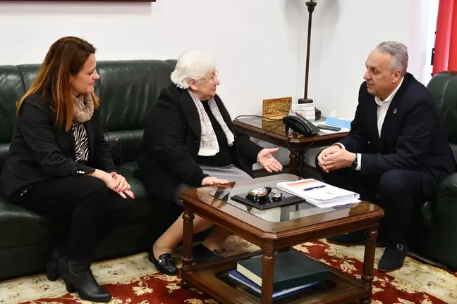 El alcalde sanroque&ntilde;o, reunido con Nieves Villena