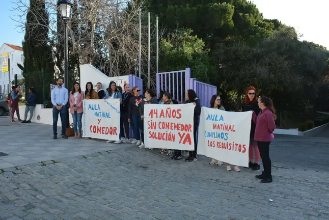 Protesta del ampa del CEIP Carteia