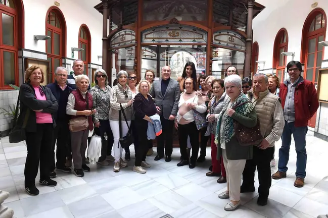 Visita de mayores al Ayuntamiento