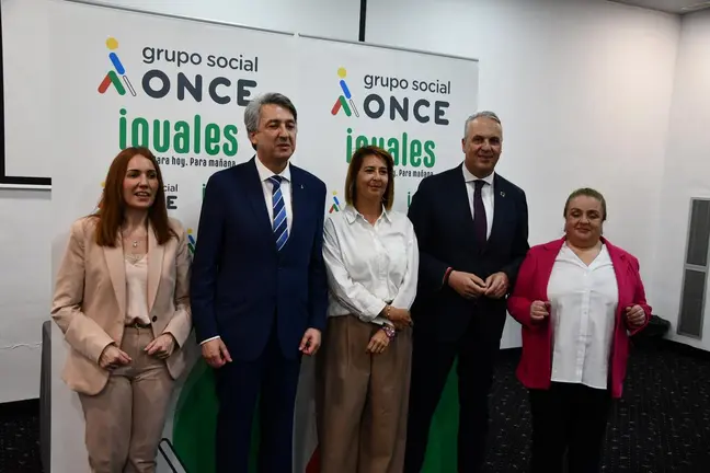 Herminia Moncayo (izq.), nueva  directora de ONCE en San Roque y La L&iacute;nea