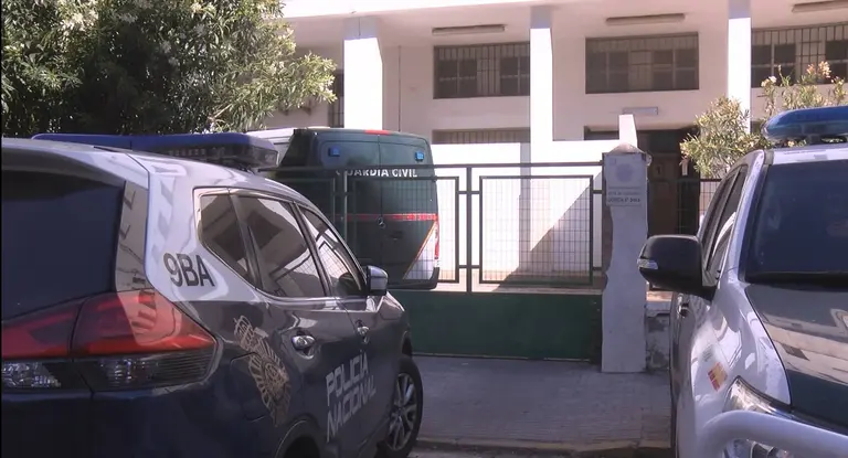 Puerta trasera de los juzgados de instrucci&oacute;n, este viernes