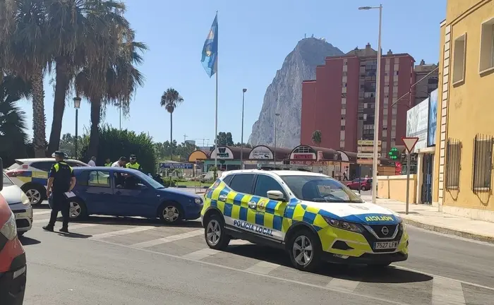 Control de la Polic&iacute;a Local de La L&iacute;nea