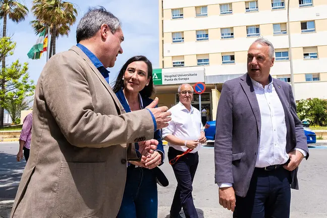 Espadas, durante una visita a Algeciras