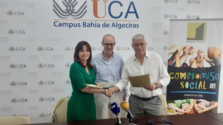 Firma del convenio de la Fundaci&oacute;n Euro&aacute;rabe y M&aacute;rgenes y V&iacute;nculos