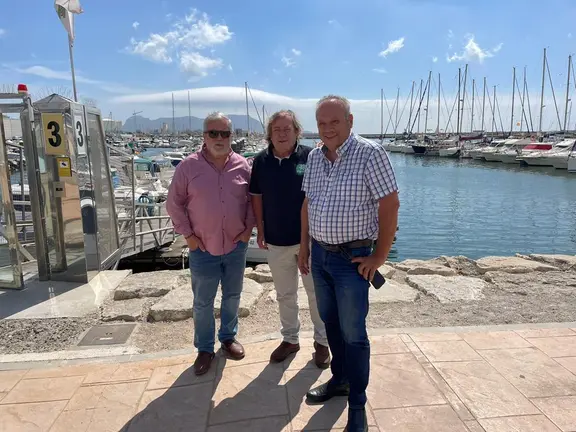 Del R&iacute;o, Antonio Mu&ntilde;oz, Jose Manuel Ropero