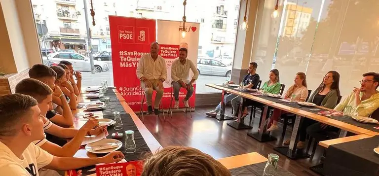 Ruiz Boix, junto al grupo de estudiantes