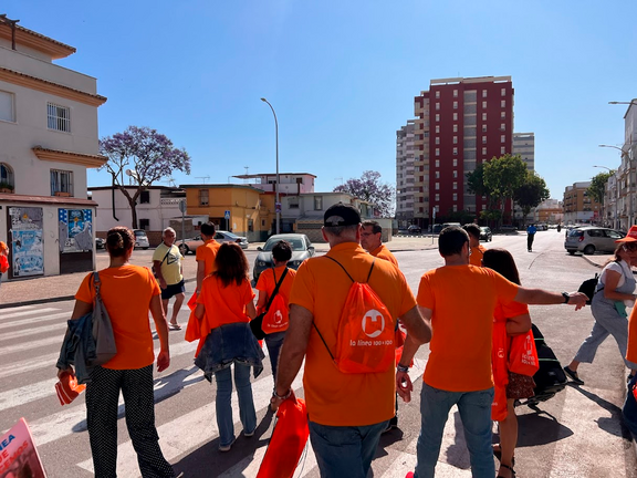 La L&iacute;nea 100x100 en barriadas