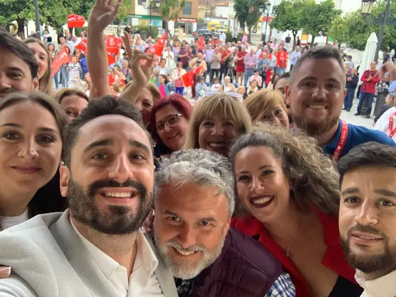 Selfie de Dani Perea y su candidatura