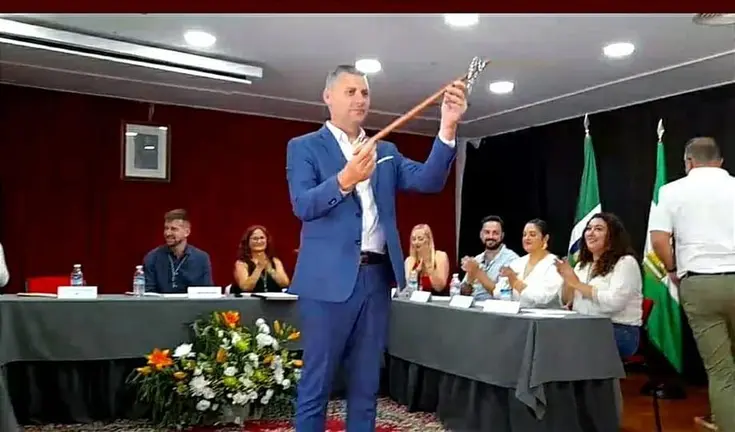 Investidura de Francisco G&oacute;mez