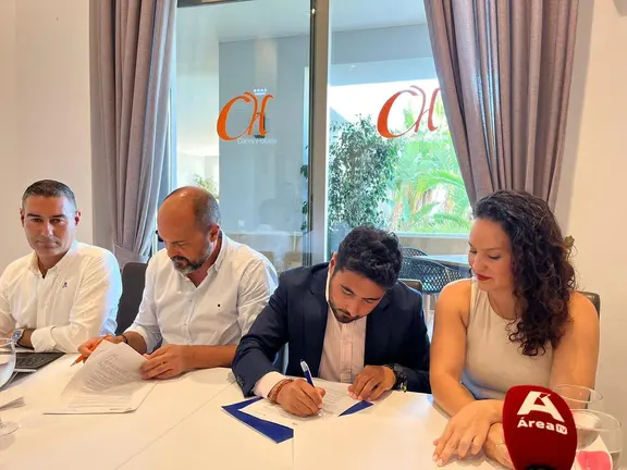 Firma del pacto PP-Los Barrios 100x100