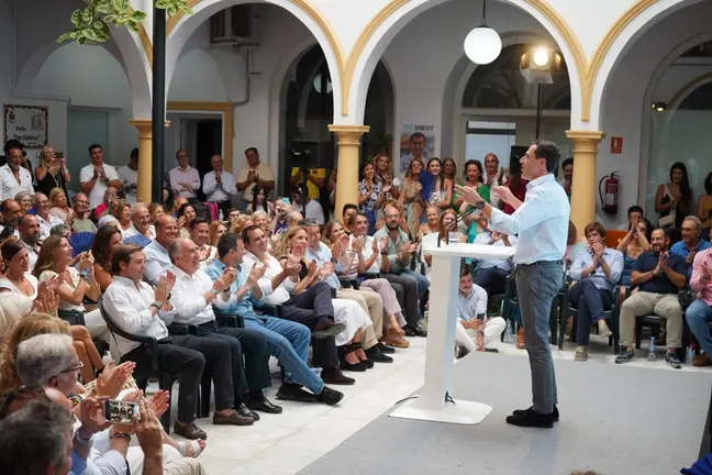 Intervenci&oacute;n de Juanma Moreno en el edificio La Escuela