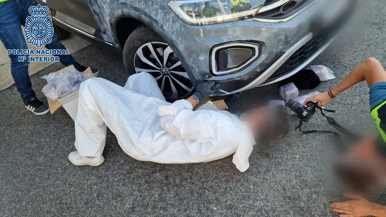 Localizan el hach&iacute;s oculto en el veh&iacute;culo