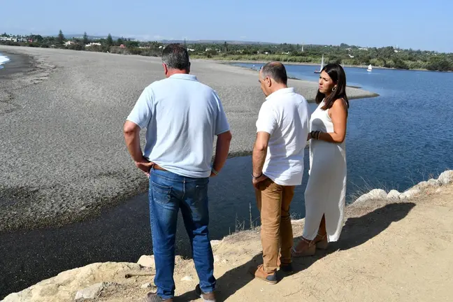 Bocana del r&iacute;o Guadiaro cerrada