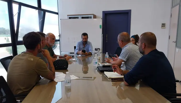 Reuni&oacute;n de los pescadores en el Ayuntamiento