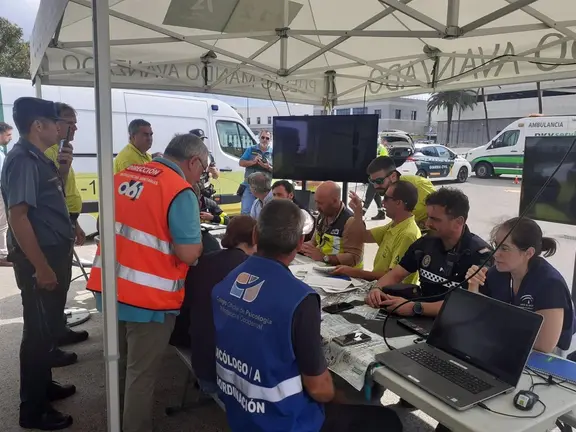 Profesionales en el simulacro de accidente a&eacute;reo en Algeciras. - JUNTA DE ANDALUC&Iacute;A