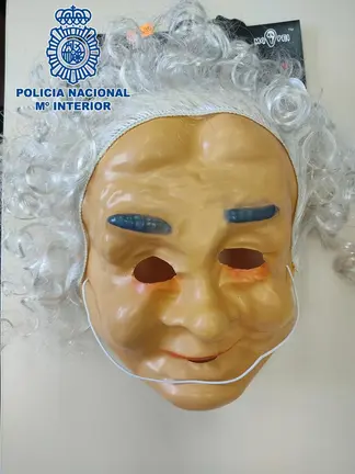 Una de las m&aacute;scaras utilizadas durante los robos