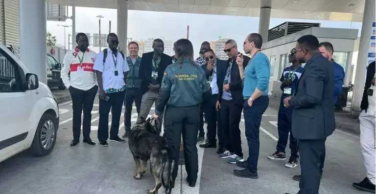 Instrucci&oacute;n a polic&iacute;as africanos