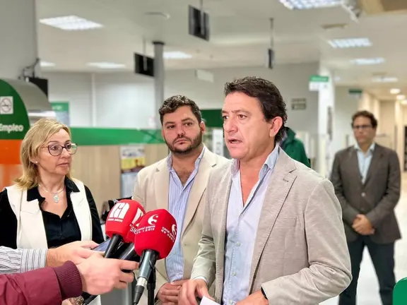 El delegado territorial de Empleo, Empresa y Trabajo Aut&oacute;nomo, Daniel S&aacute;nchez Rom&aacute;n. - JUNTA DE ANDALUC&Iacute;A