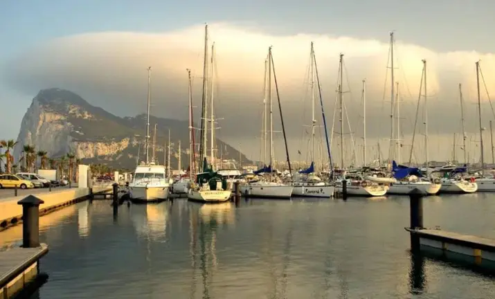 Puerto deportivo de La L&iacute;nea