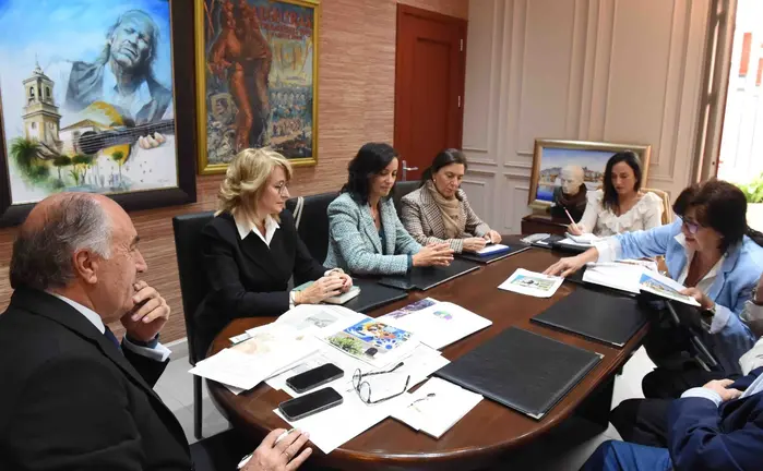 Reuni&oacute;n con el jurado del certamen
