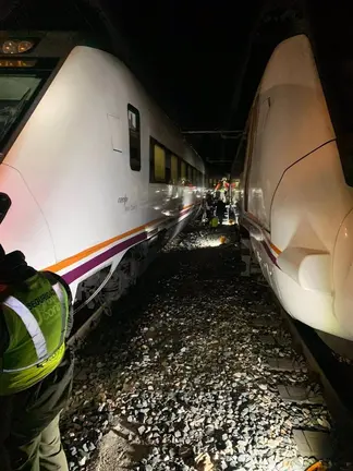 Imagen de los dos trenes tras la colisi&oacute;n en El Chorro