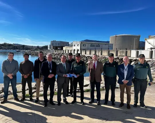 Visita al muelle del futuro Servicio Mar&iacute;timo