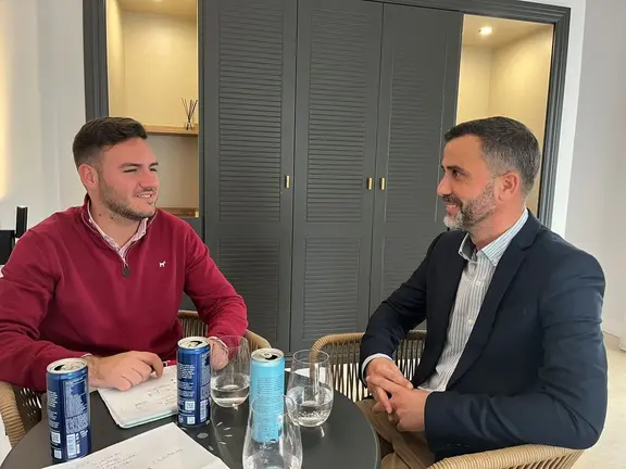 Reuni&oacute;n en el Ayuntamiento con el director del INMOOD San Roque Hotel
