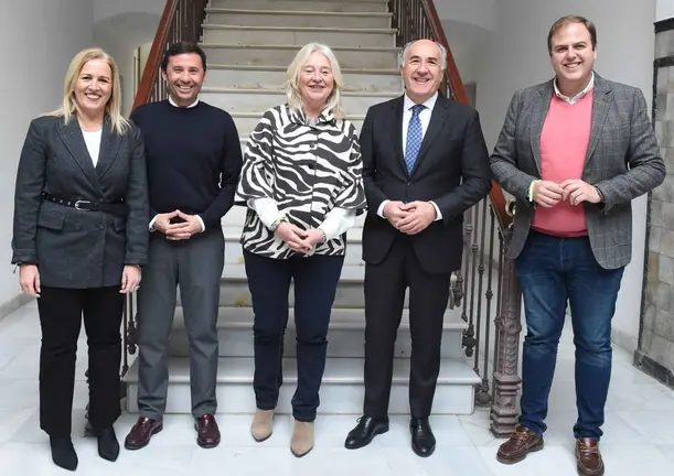 Reuni&oacute;n con la Junta