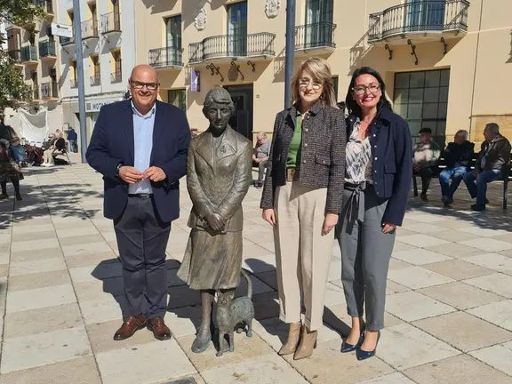La delegada de Cultura de Algeciras, Pilar Pintor, en V&eacute;lez-M&aacute;laga