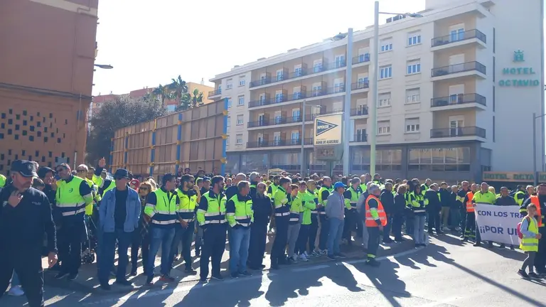 Manifestaci&oacute;n de trabajadores de Acerinox en Algeciras