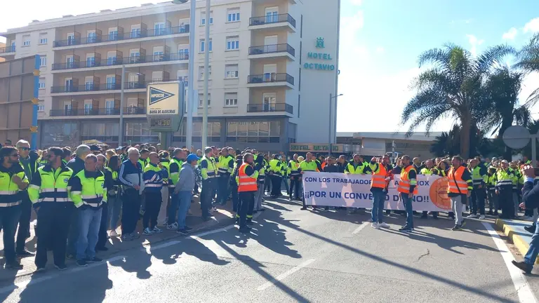 Manifestaci&oacute;n de trabajadores de Acerinox en Algeciras
