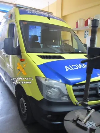 Ambulancia con hach&iacute;s en su interior