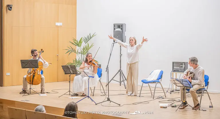 Liona & Serena Strings. Foto Tomoyuki Hotta