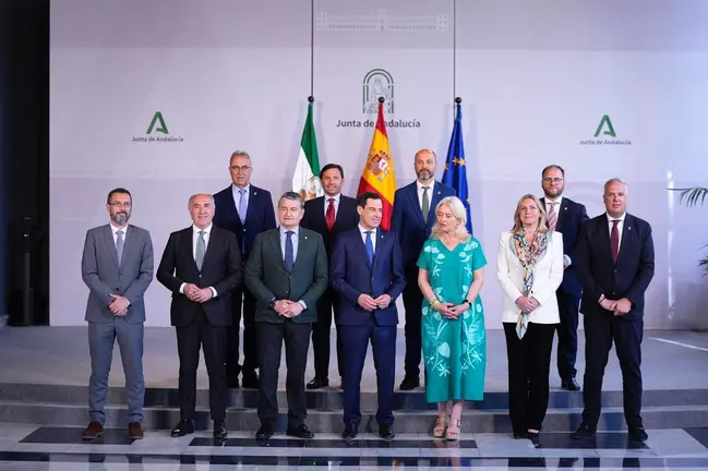 Reuni&oacute;n de los alcaldes con Juanma Moreno