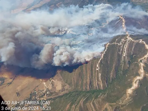 El fuego en el monte La Pe&ntilde;a