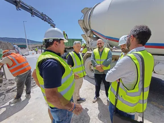 Javier Bello en las obras de carreteras en Tarifa. - DIPUTACI&Oacute;N DE C&Aacute;DIZ