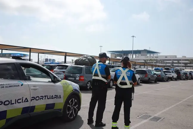 Polic&iacute;as portuarios durante la Operaci&oacute;n Paso del Estrecho este fin de semana en el Puerto de Algeciras - AUTORIDAD PORTUARIA DE LA BAH&Iacute;A DE ALGECIRAS